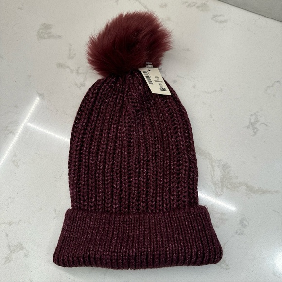 Prince & Fox Women’s Beanie Hat Violet Faux Fur Pompom One Size NWT - Picture 5 of 6